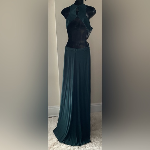 Morgan & Co Hunter Green Rhinestone Cut Out Gown Size 9/10 - Picture 4 of 15